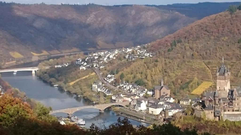 Ferienwohnungen Am Bruttiger Moselsteig Buitenkant foto