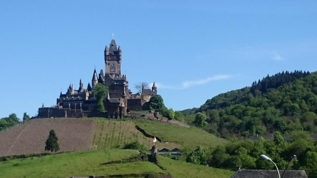 Ferienwohnungen Am Bruttiger Moselsteig Buitenkant foto