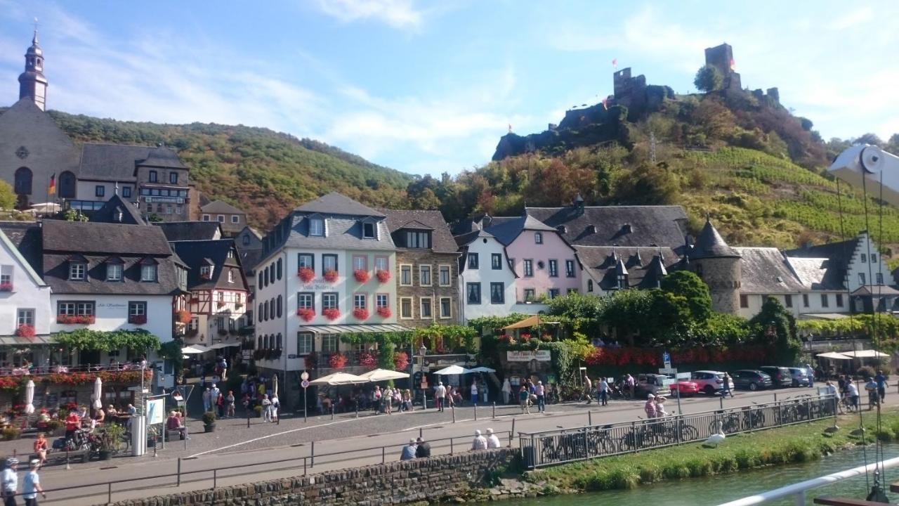 Ferienwohnungen Am Bruttiger Moselsteig Buitenkant foto