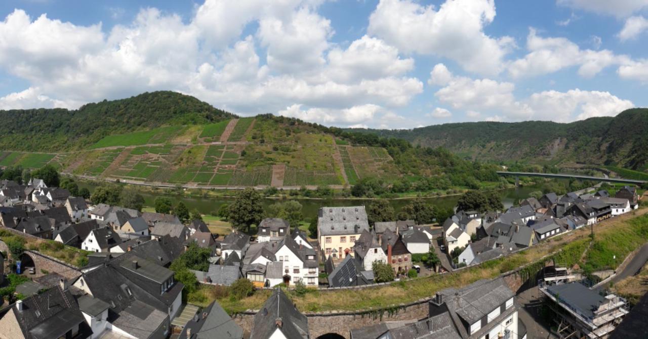 Ferienwohnungen Am Bruttiger Moselsteig Buitenkant foto