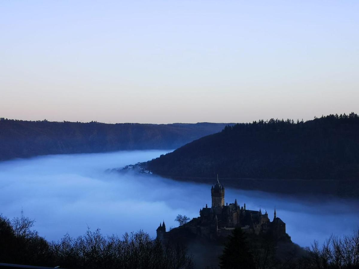 Ferienwohnungen Am Bruttiger Moselsteig Buitenkant foto